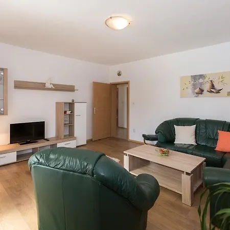 Apartmán Twisting By The Private Pool