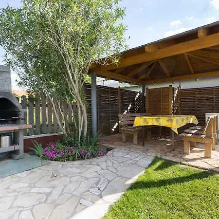 Twisting By The Private Pool Apartmán *