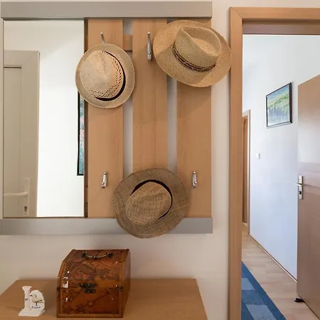 Apartmán Twisting By The Private Pool Zadar