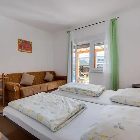 Apartmán Twisting By The Private Pool Zadar