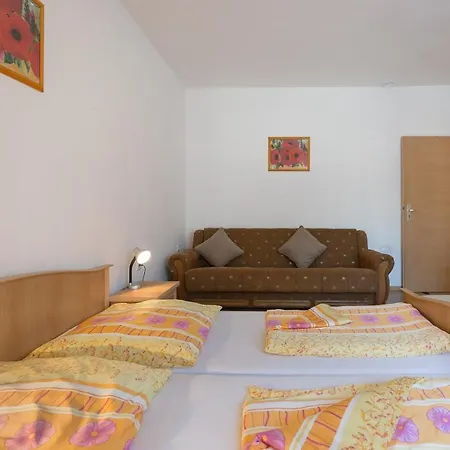 Twisting By The Private Pool דירה *