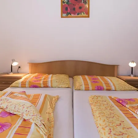 Apartment Twisting By The Private Pool Zadar