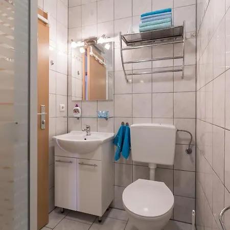 Apartmán Twisting By The Private Pool