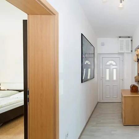 Apartmán Twisting By The Private Pool Zadar