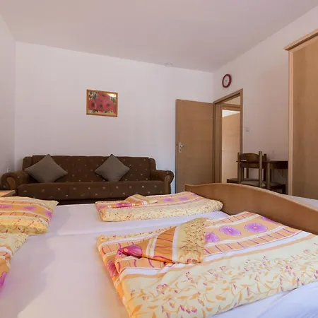 Apartmán Twisting By The Private Pool *