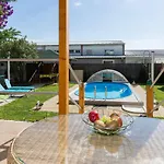 Twisting By The Private Pool Apartament Zadar
