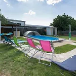 Apartament Twisting By The Private Pool *