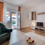 Apartament Twisting By The Private Pool Zadar