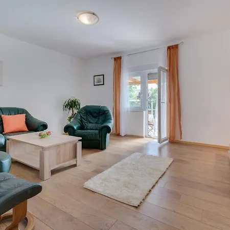 Twisting By The Private Pool شقة *