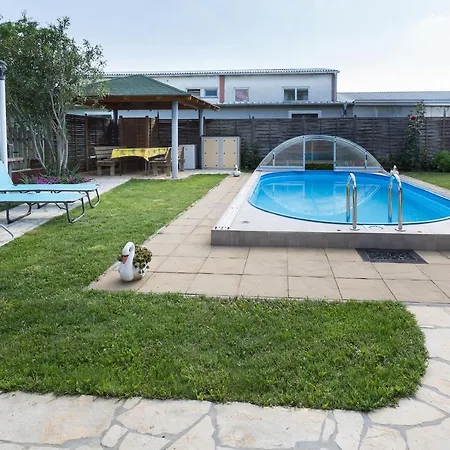 Apartment Twisting By The Private Pool Zadar