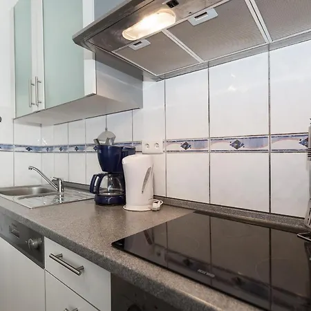 Twisting By The Private Pool شقة