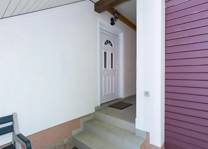 Twisting By The Private Pool * Zadar