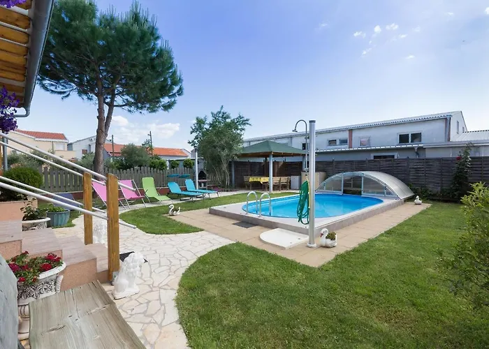 Apartment Twisting By The Private Pool