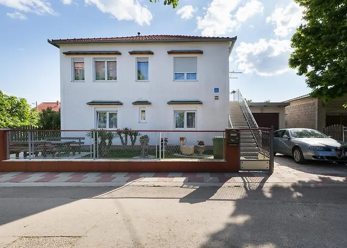 Twisting By The Private Pool * Zadar