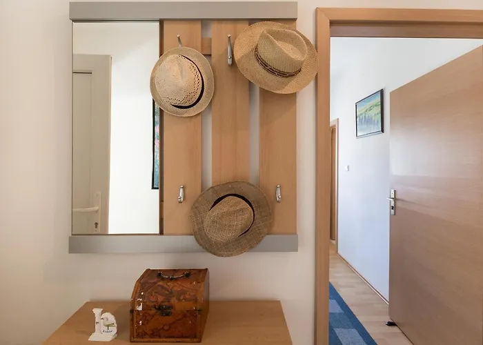 Apartment Twisting By The Private Pool Zadar