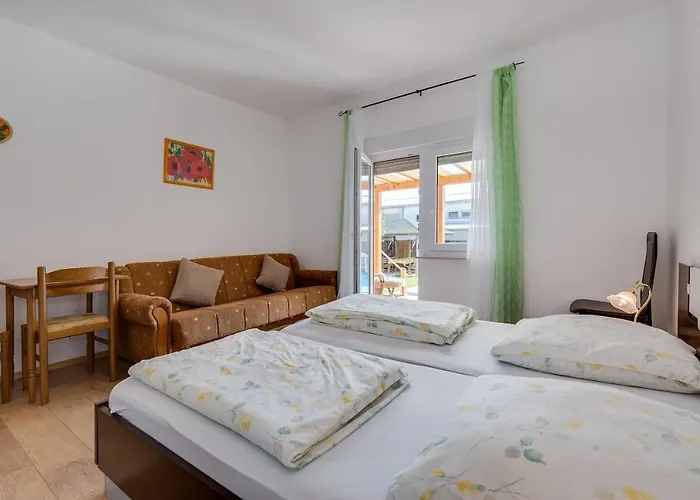 Apartment Twisting By The Private Pool Zadar